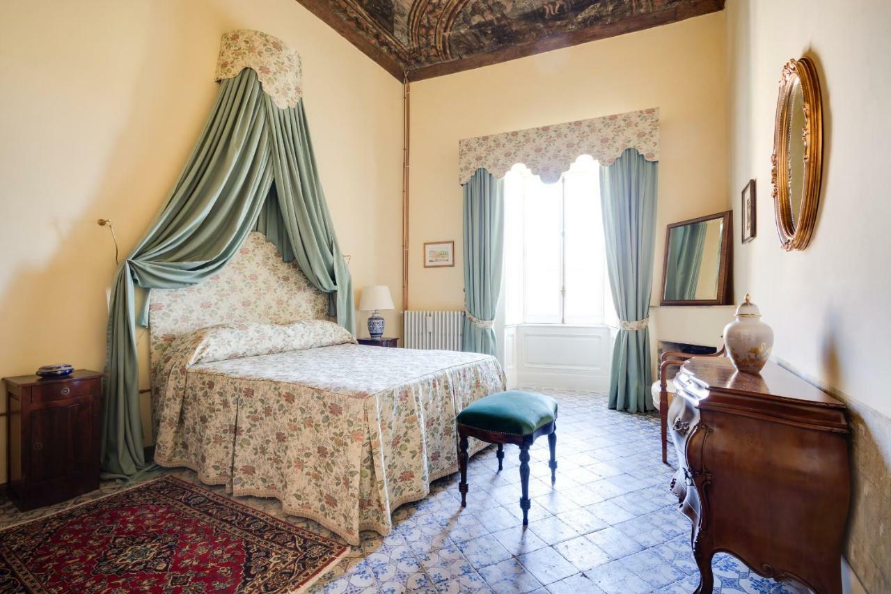 Castello Di Caccuri Suites Exterior foto
