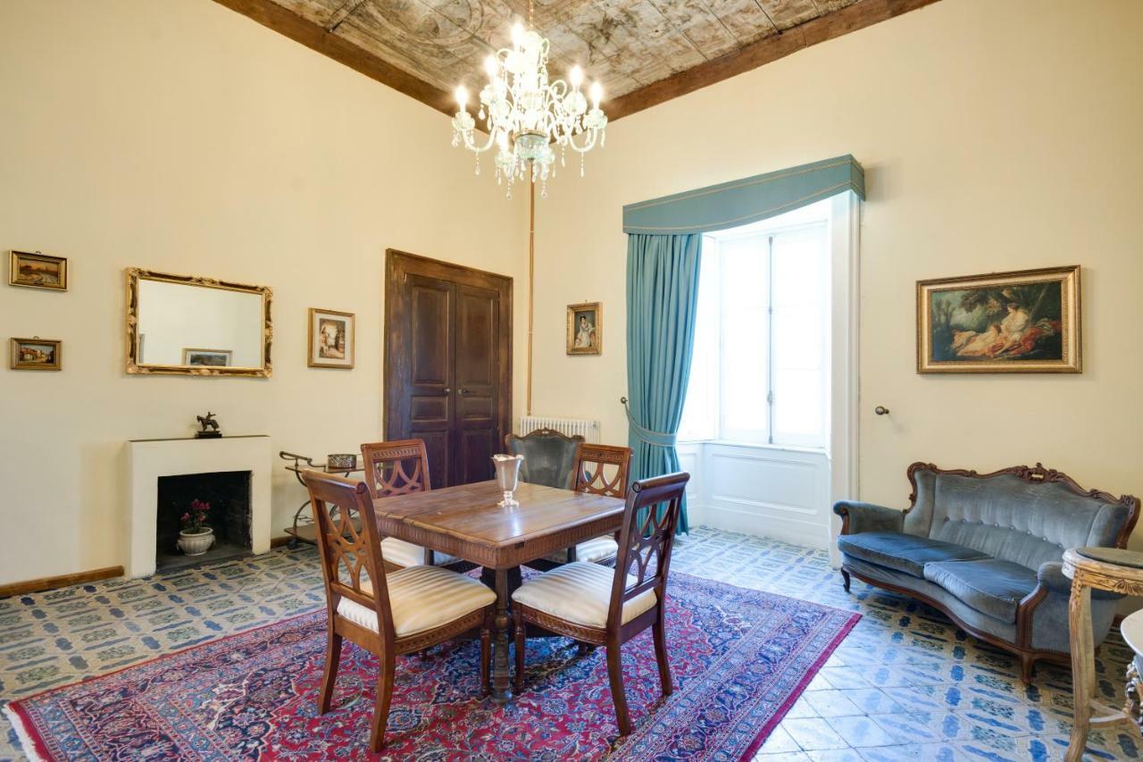 Castello Di Caccuri Suites Exterior foto